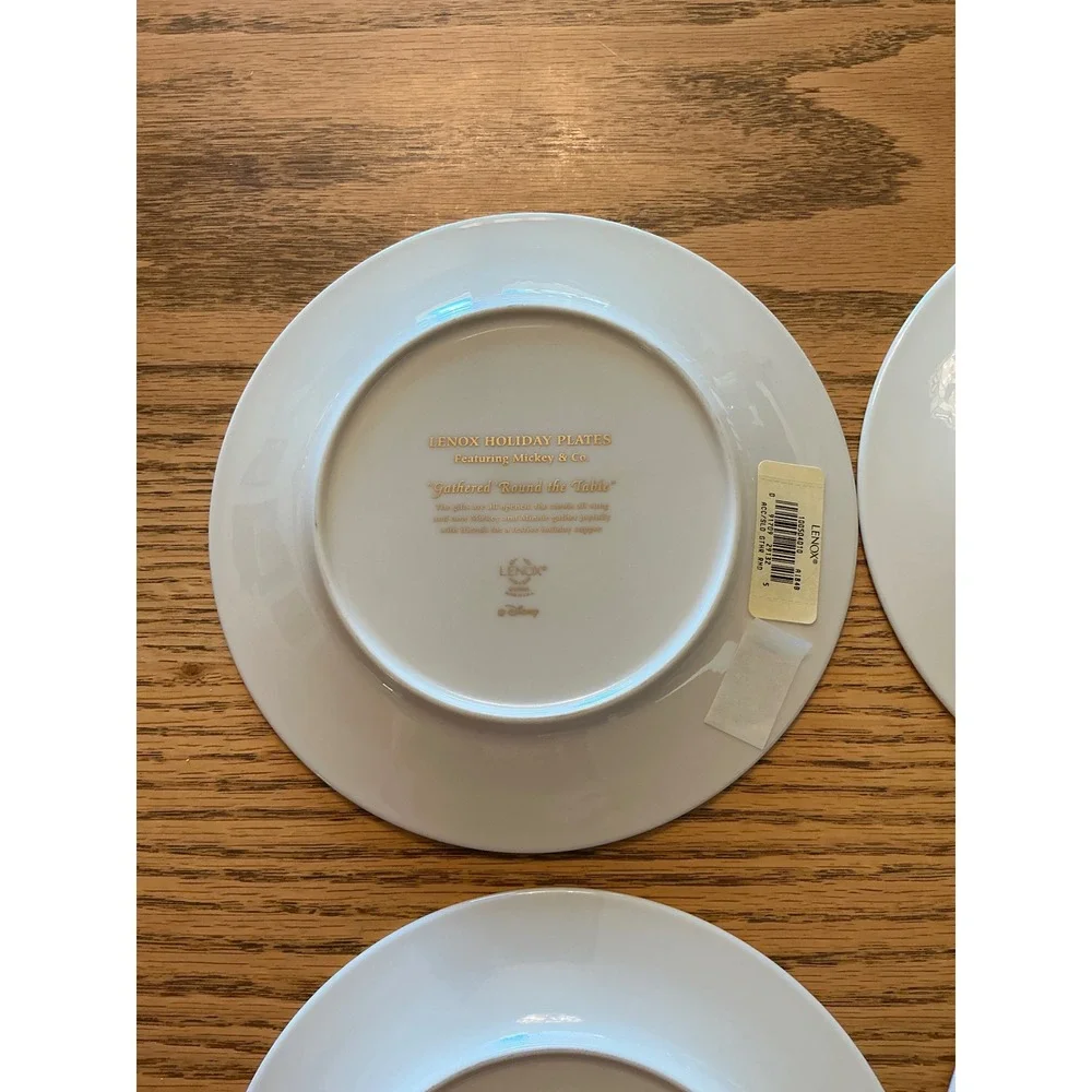 Lenox Disney Mickey & Co Holiday Plates Set of 4 Ivory China Gold Rim Christmas